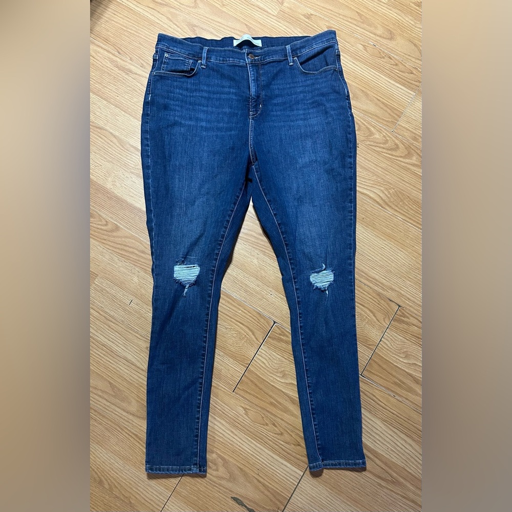 3/20:: 22L Women's Levi’s shaping high rise super skinnies(w stretch) W36 L34